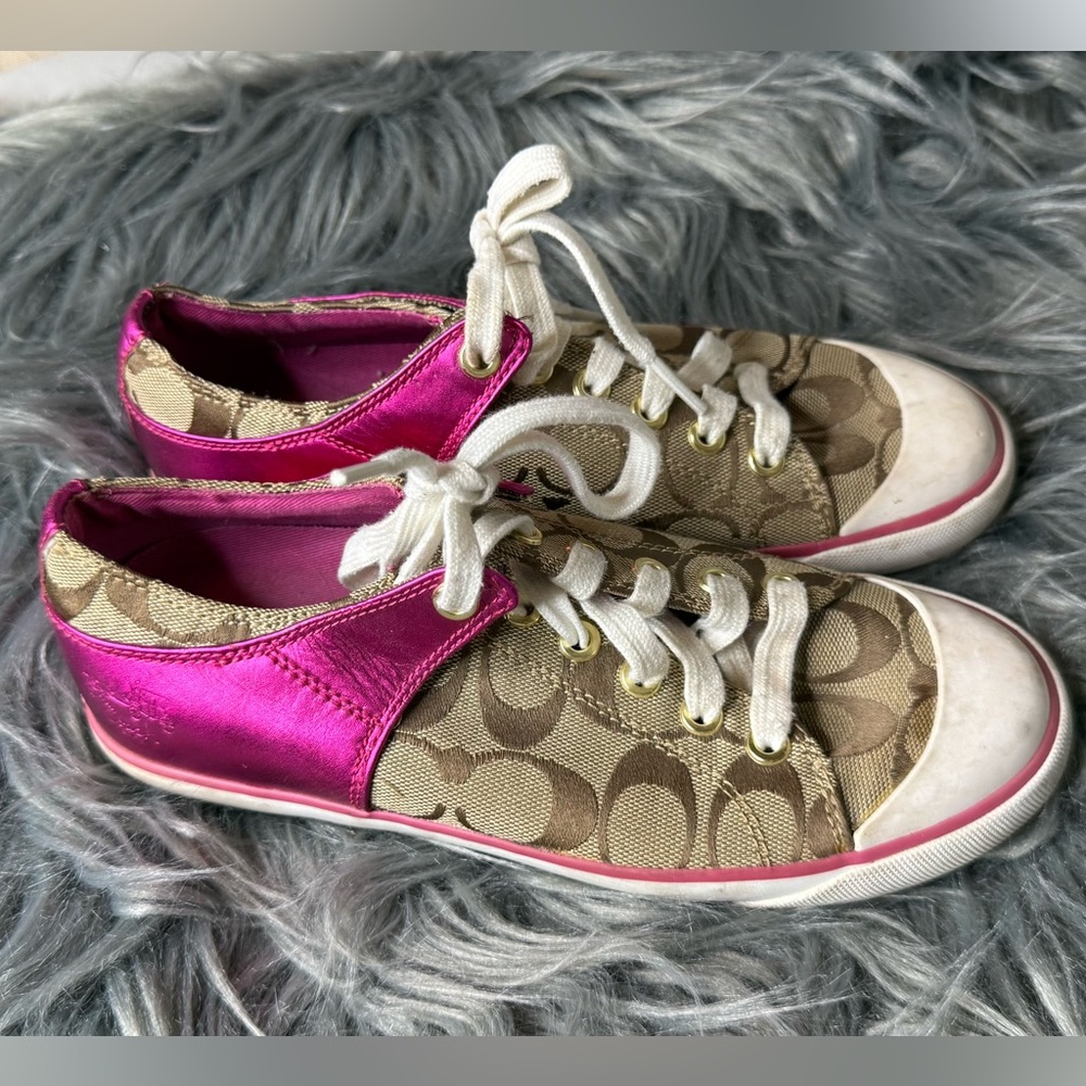 Coach Signature Hot Pink Barrett Size 7.5 Low Rise Sneakers